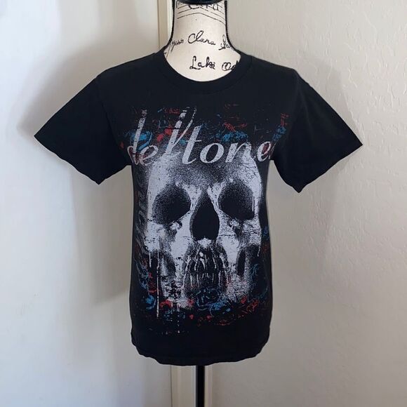 Def tones Black Skull Graphic Shirt - Picture 1 of 8